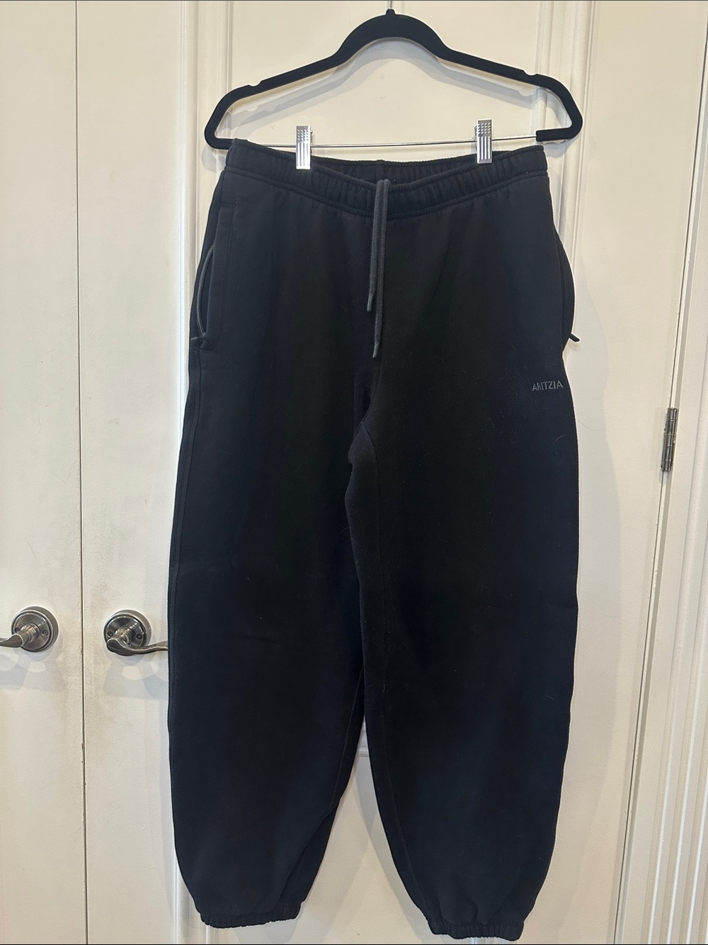 Aritzia Black Women's Mego Fit Fleece Joggers with Drawstring